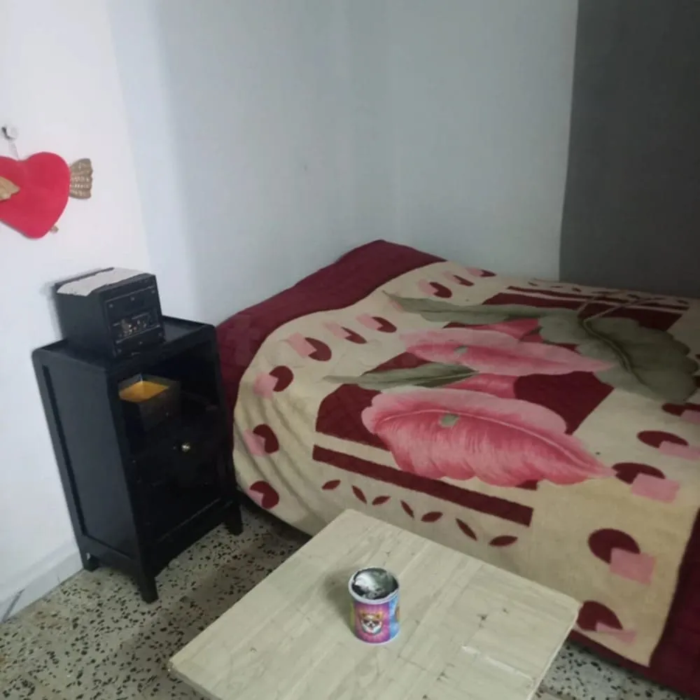 un studio s+1 meublé au rdc a louer situé a Manar 1 Prés de Mosquée Ibrahim Khalil