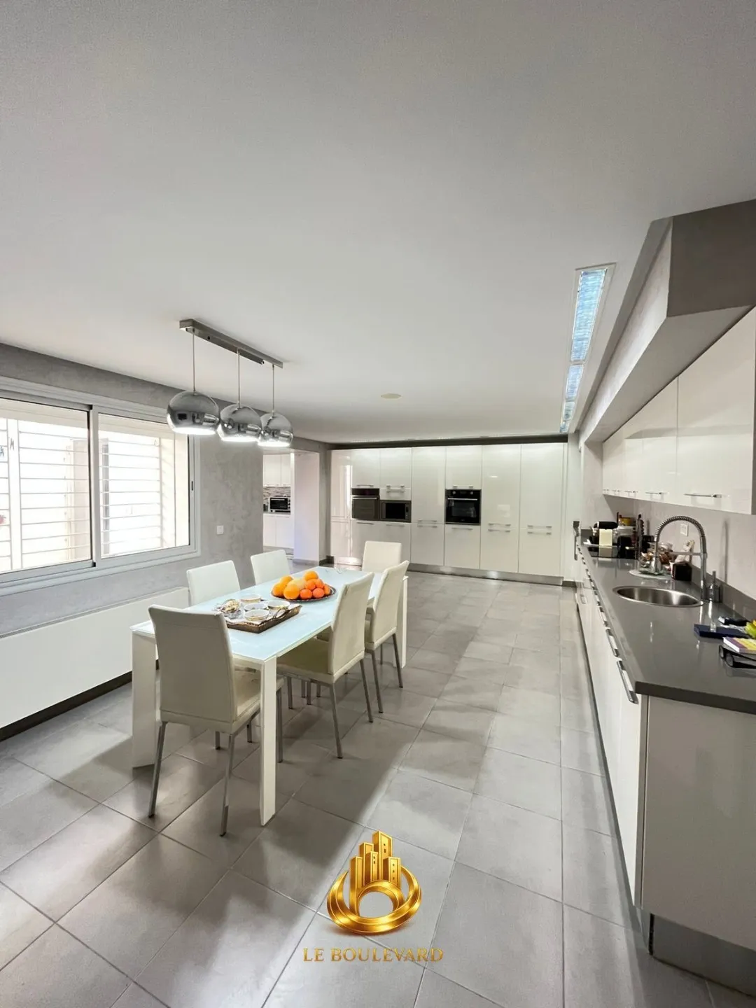 A Vendre Villa R+2 Haut Standing à Sidi Mahersi, Nabeul 