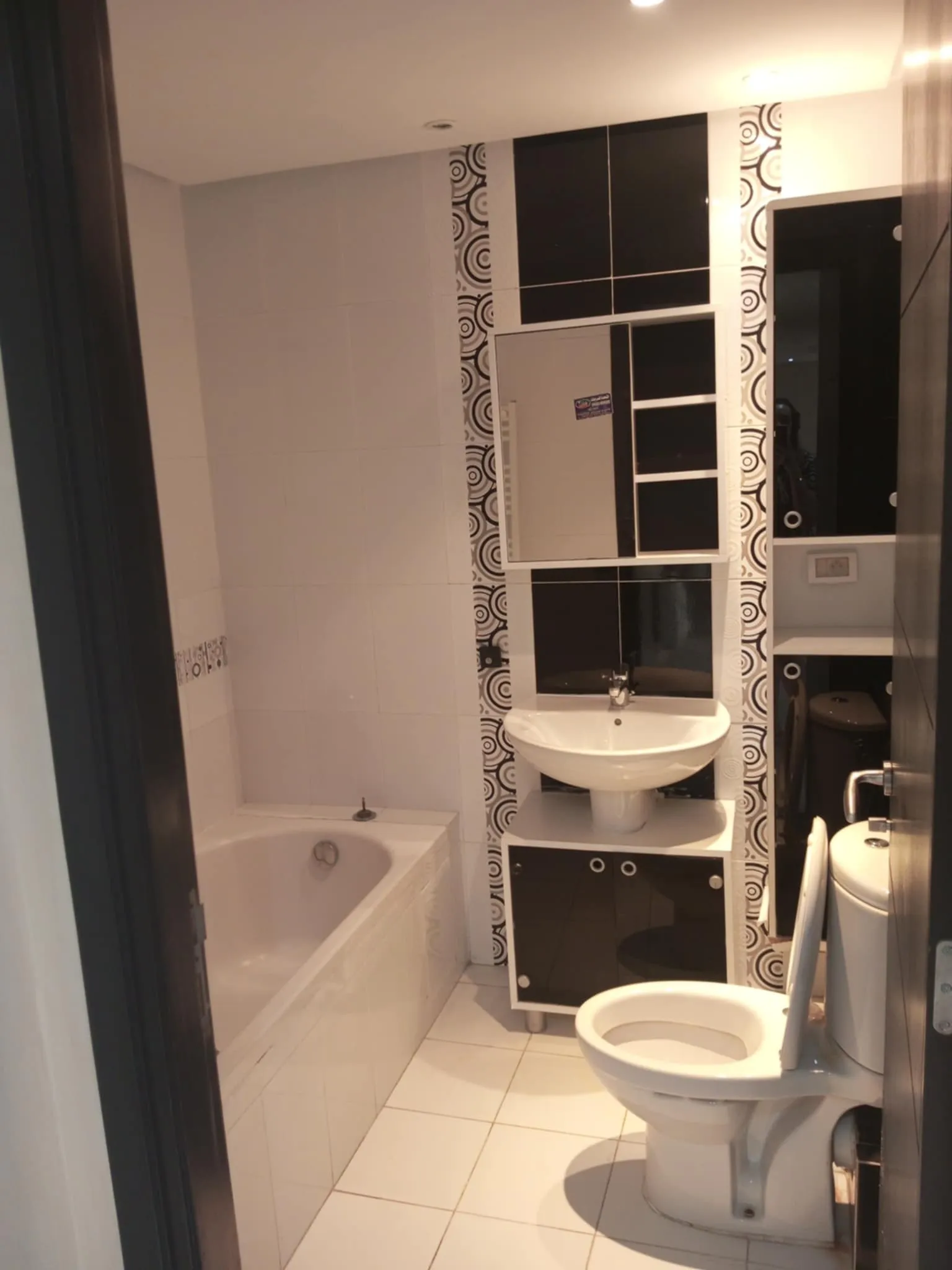 un appartement s+3 Haut Standing au 6émre étage a louer situé a Manzah 9c