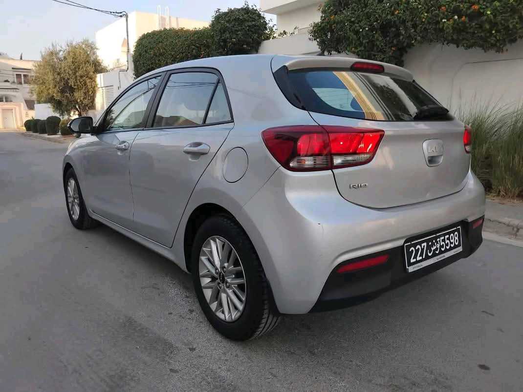 KIA RIO COUPÉ PREMIÈRE MAIN EN EXCELLENT ÉTAT