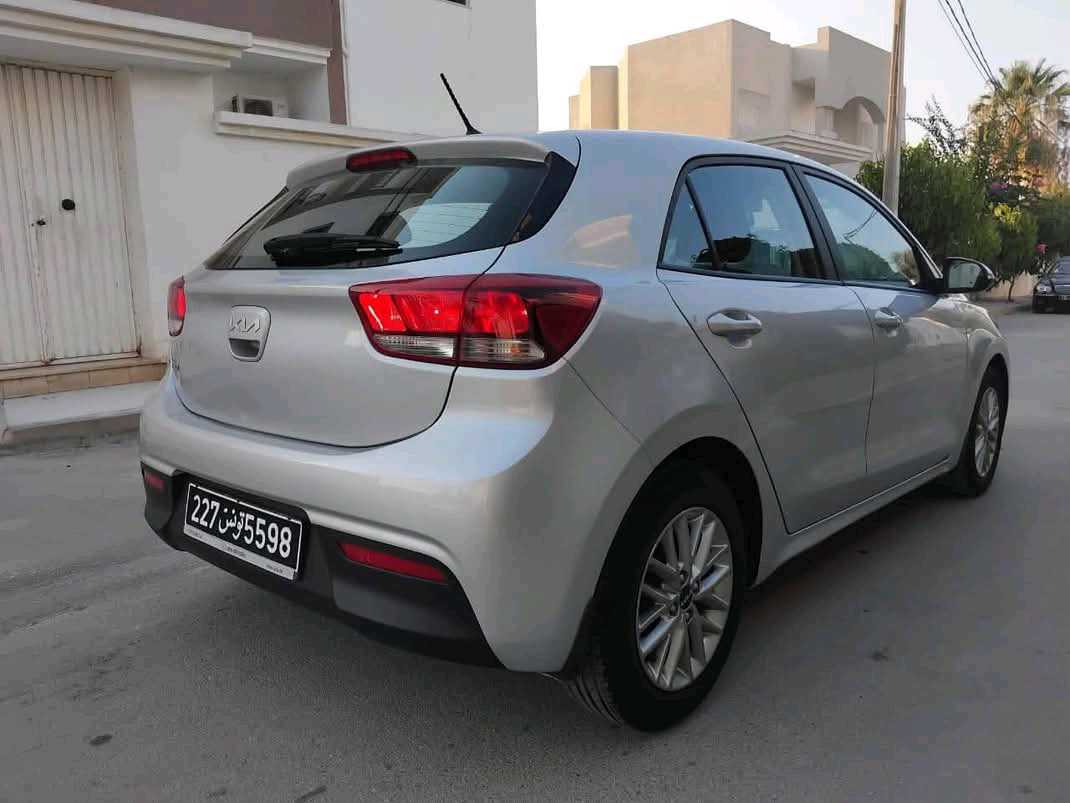 KIA RIO COUPÉ PREMIÈRE MAIN EN EXCELLENT ÉTAT