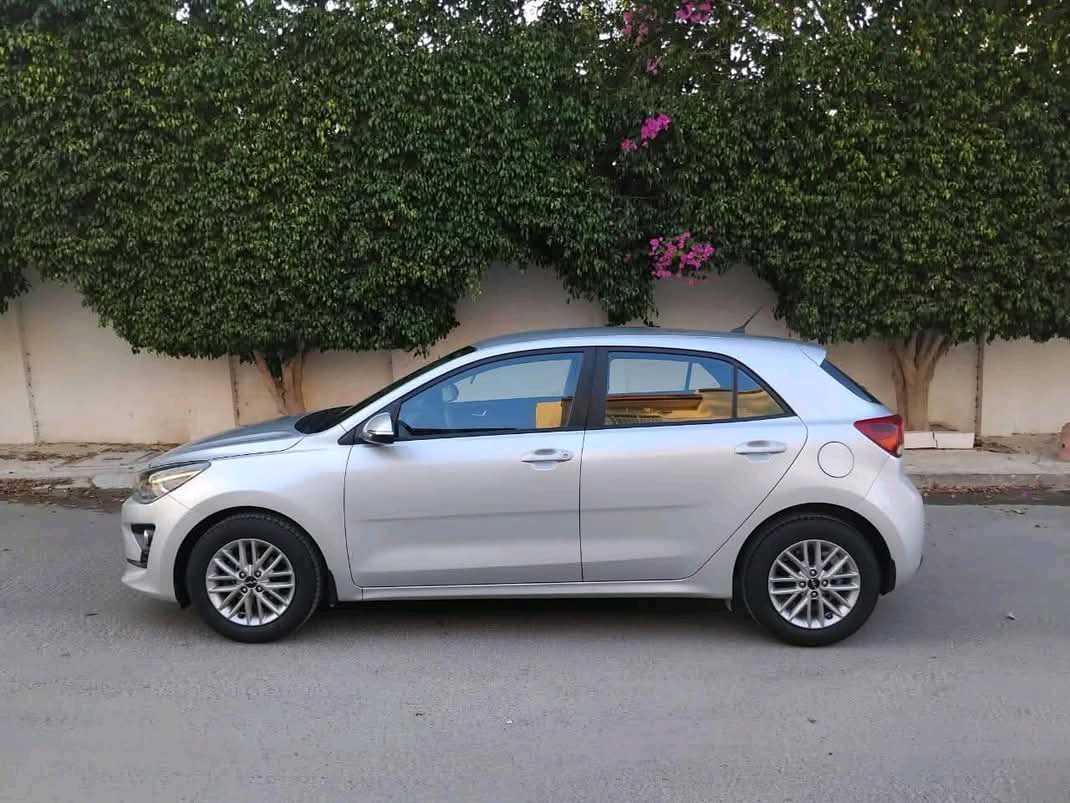 KIA RIO COUPÉ PREMIÈRE MAIN EN EXCELLENT ÉTAT