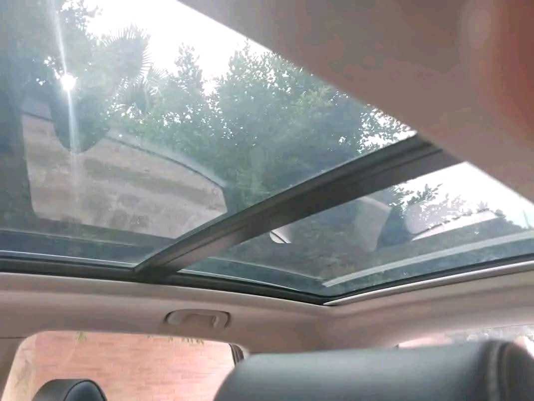 MG ZS BOÎTE AUTOMATIQUE PREMIÈRE MAIN