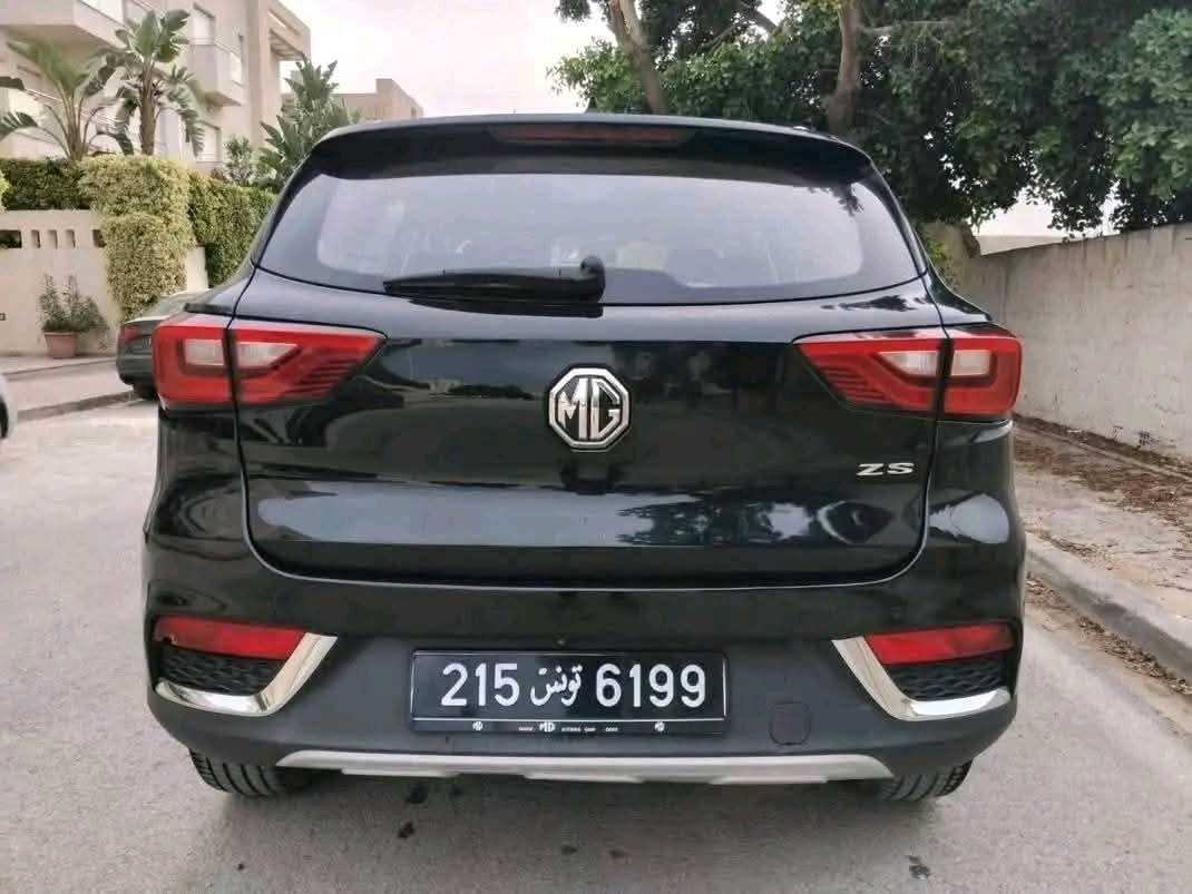 MG ZS BOÎTE AUTOMATIQUE PREMIÈRE MAIN