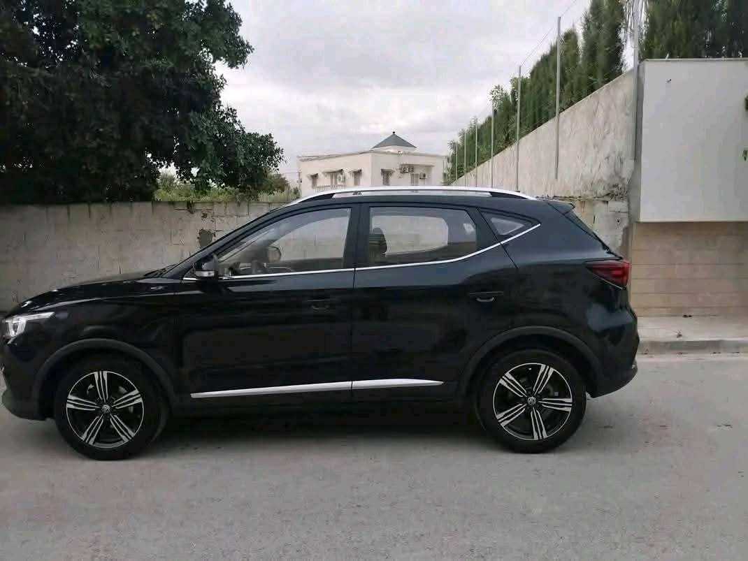 MG ZS BOÎTE AUTOMATIQUE PREMIÈRE MAIN