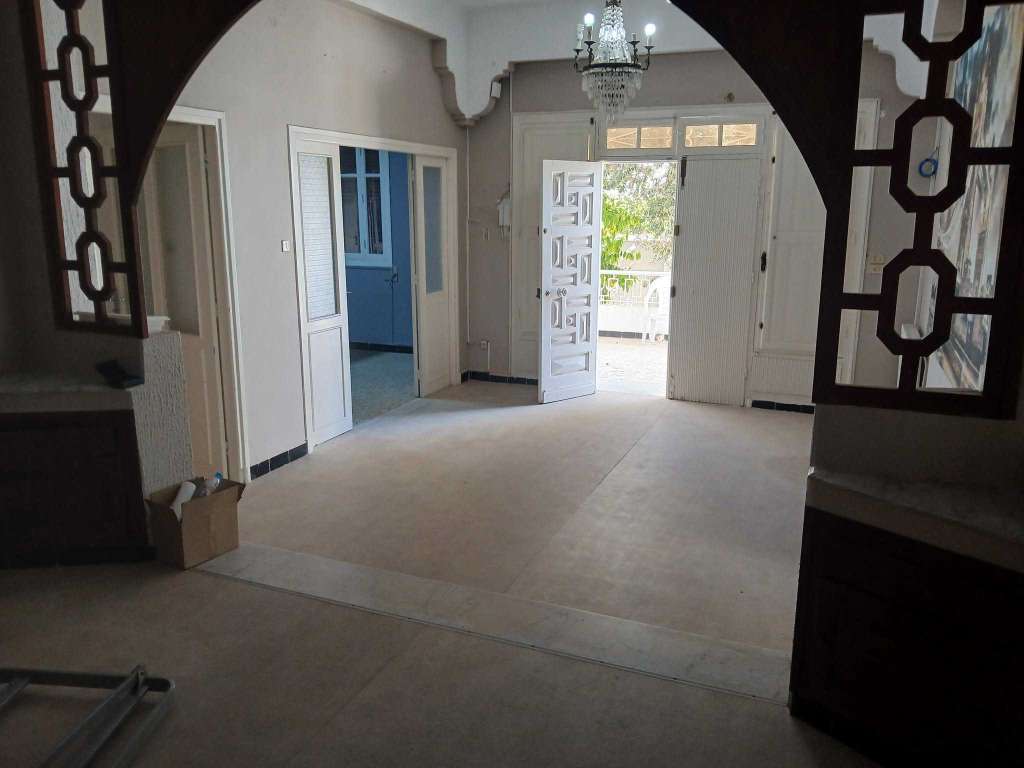 A louer villa pour société S+7 situé  Sousse 3 cadero
