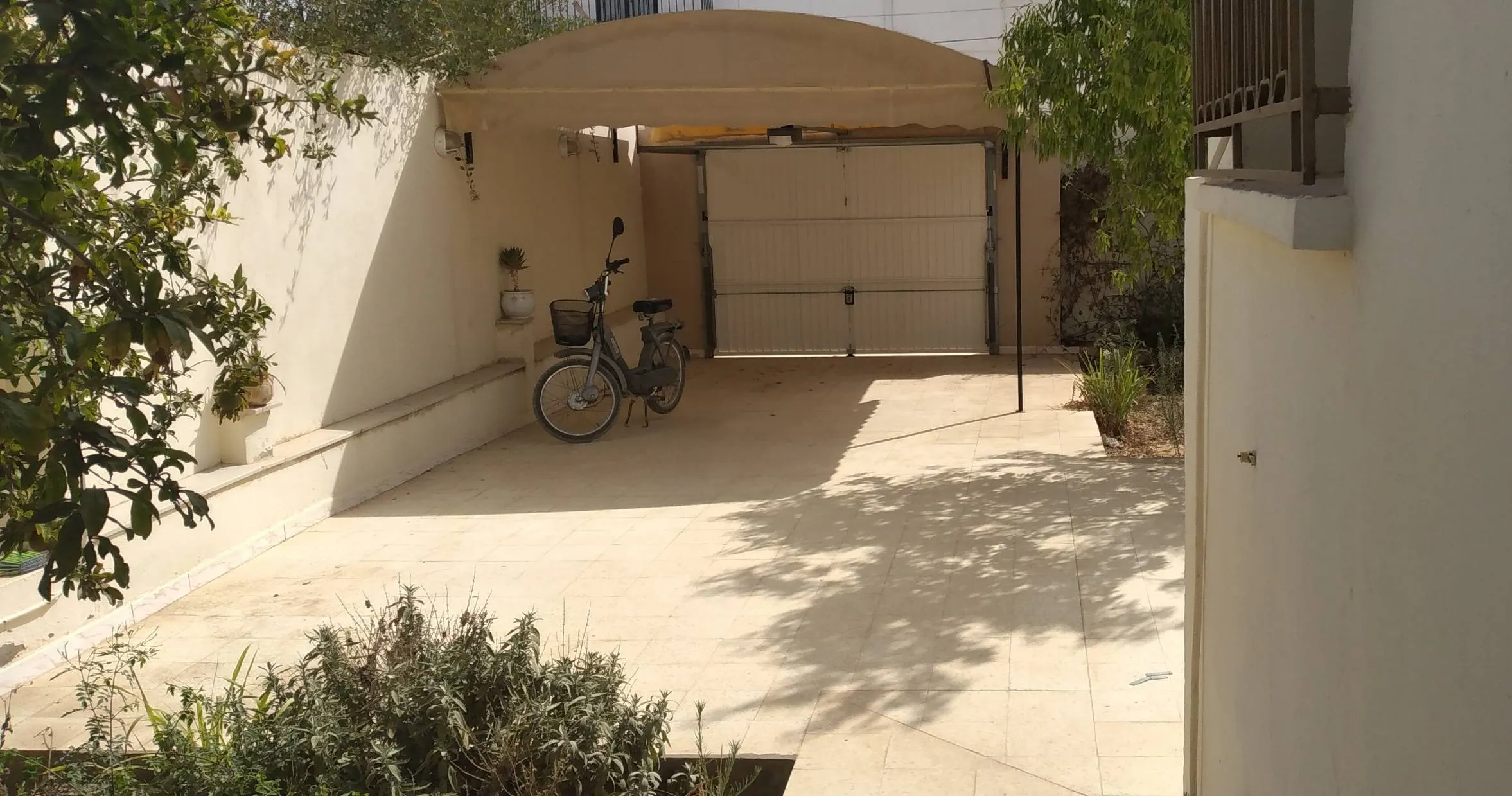 A vendre Villa de 2 étages