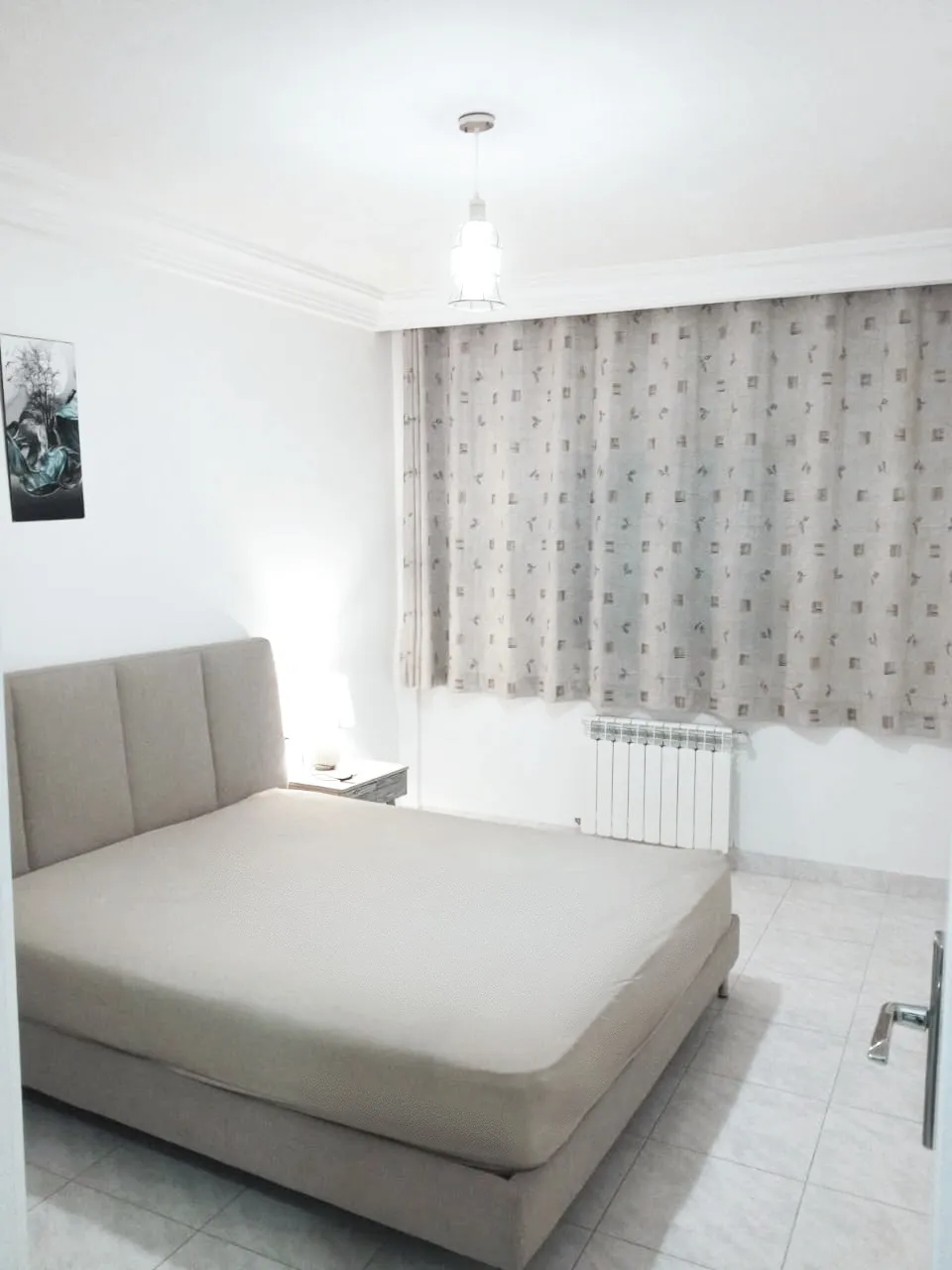 À vendre à Ben Arous – Salon complet + ensemble chambre double, comme neufs