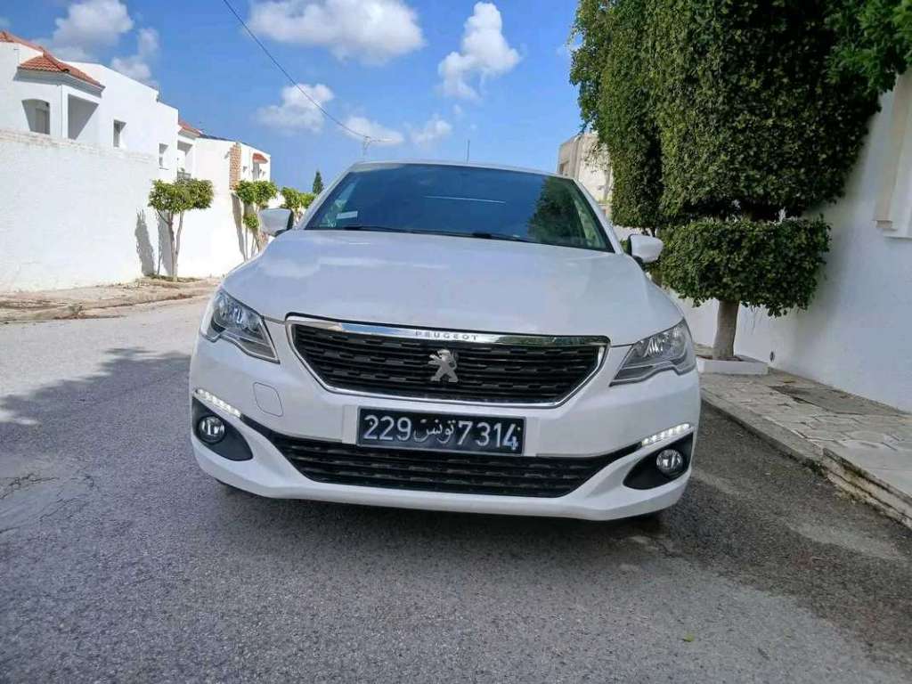 PEUGEOT 301 PREMIÈRE MAIN EN EXCELLENT ÉTAT 