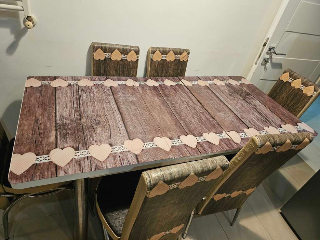 Table + 6 chaises