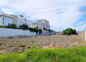 Terrain 660m² à Ennahli