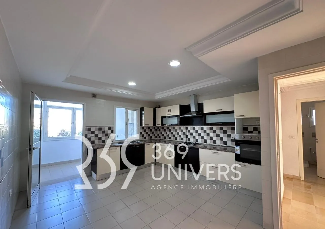 Etage de villa avec balcon à La Marsa