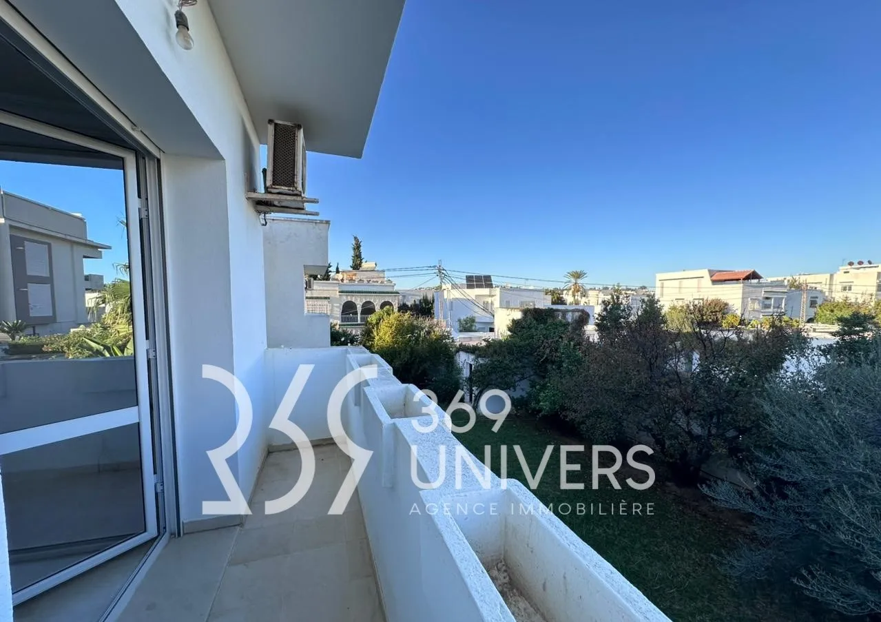 Etage de villa avec balcon à La Marsa