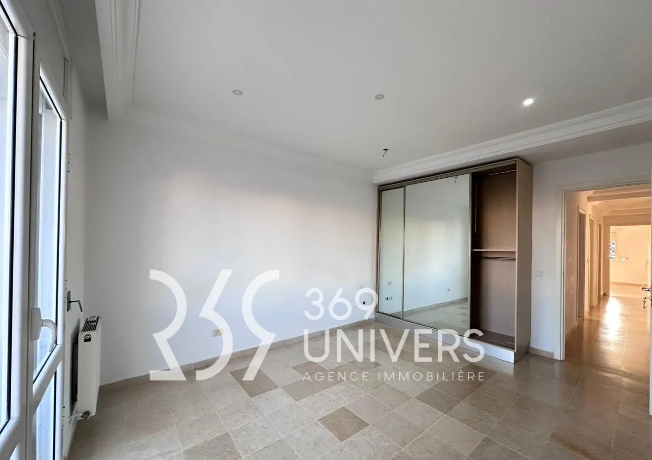 Etage de villa avec balcon à La Marsa