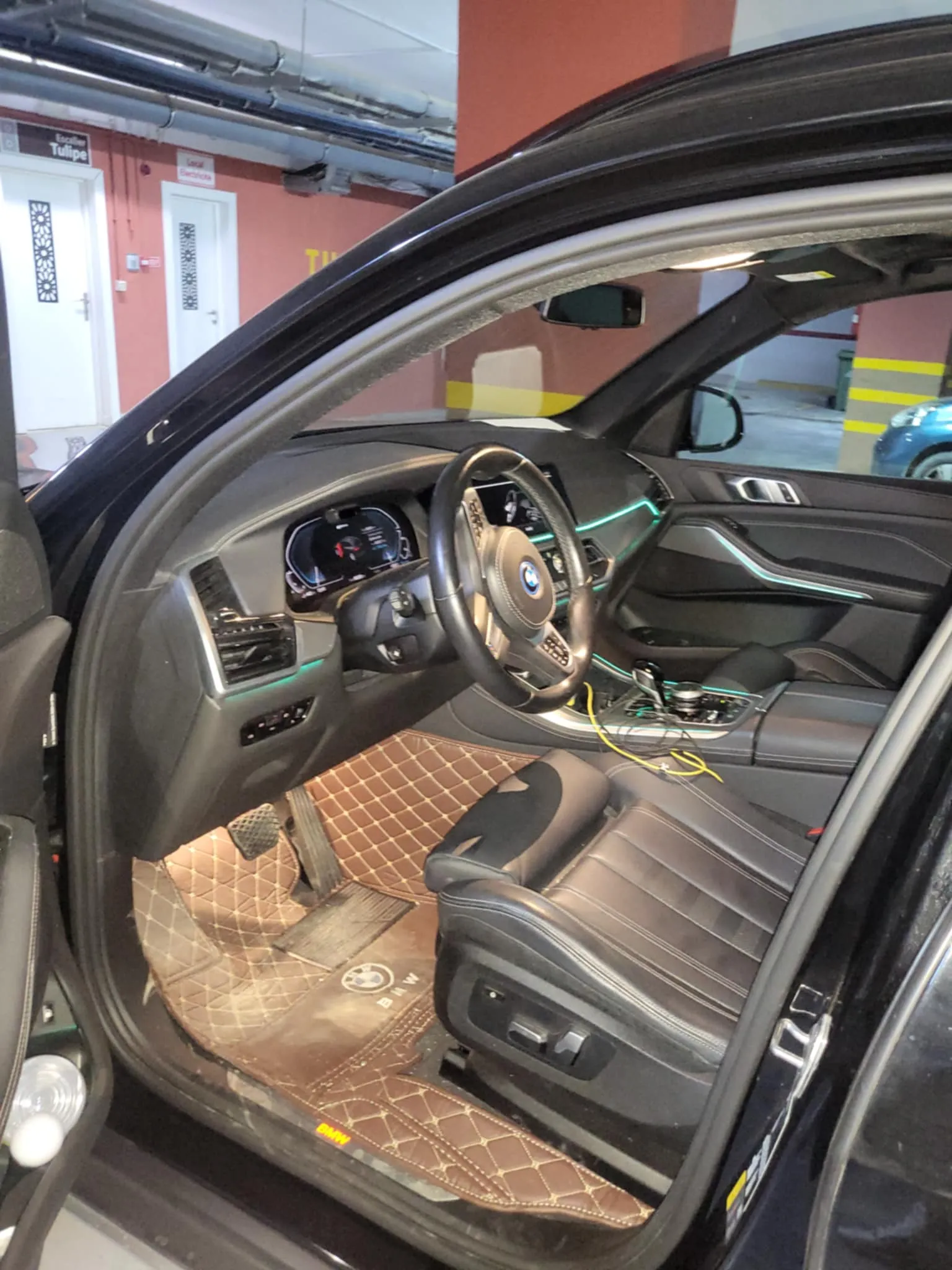 une belle BMW x5 de l'Allemagn2