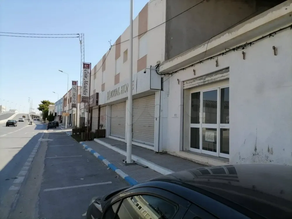 ESPACE DE 200 M2 A LOUER A SFAX KM3
