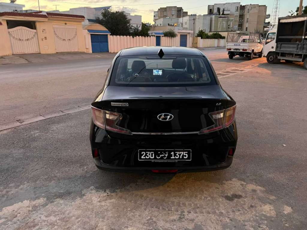 HYUNDAI GRAND I1O SEDAN PREMIÈRE MAIN TOUT OPTIONS 