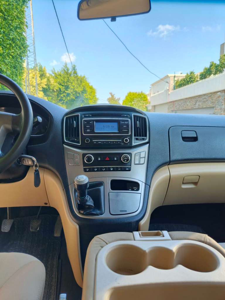 đ Hyundai H-1 // 9 places