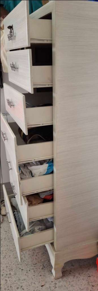 Chiffoniere 