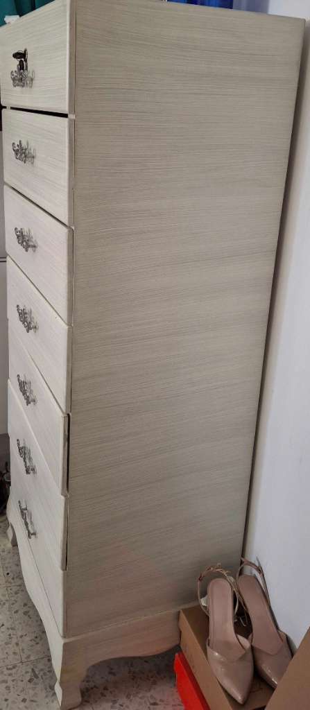 Chiffoniere 