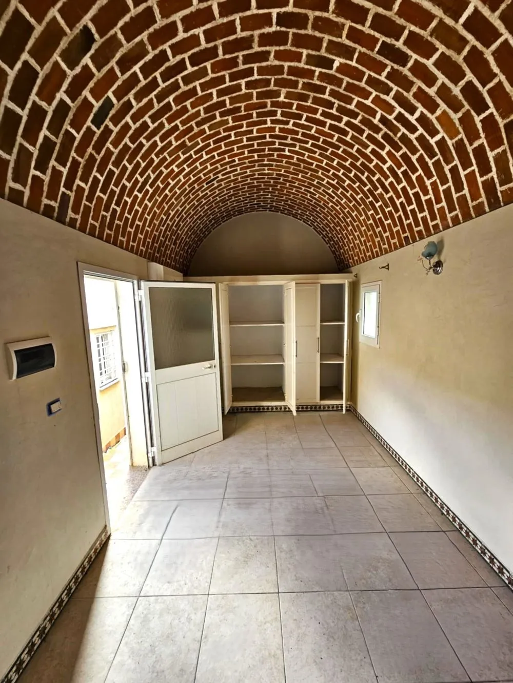 💸Investissez en Pieds dans l’Eau – Villa 500 m² à Ghar ElMelh Rafraf 💰