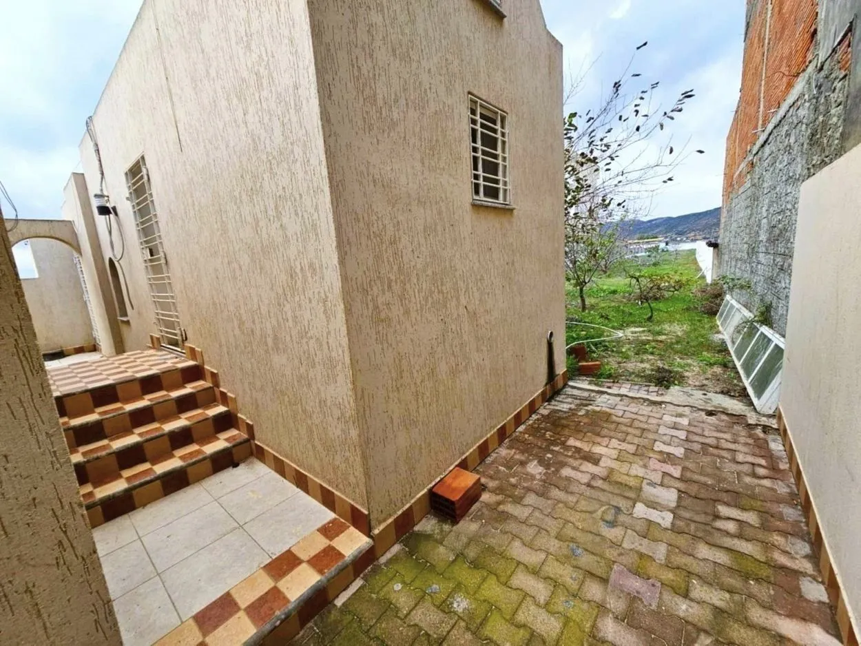 💸Investissez en Pieds dans l’Eau – Villa 500 m² à Ghar ElMelh Rafraf 💰