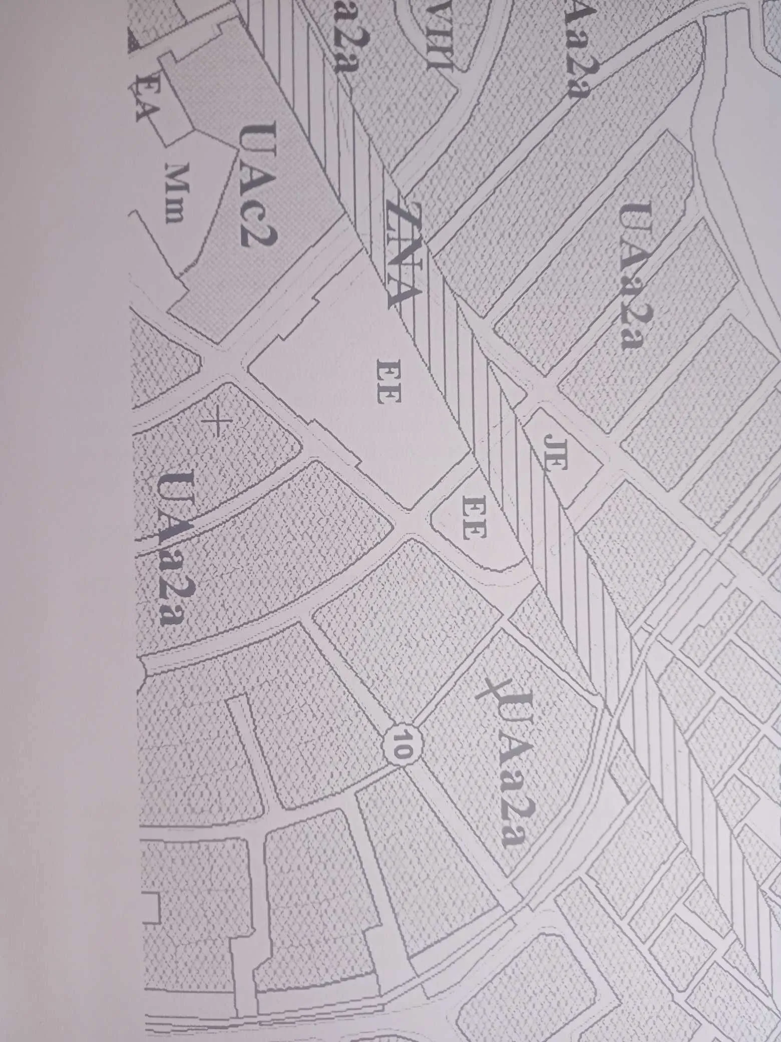 بيع طابق  أرضي بالمنزه8 اريانة العليا