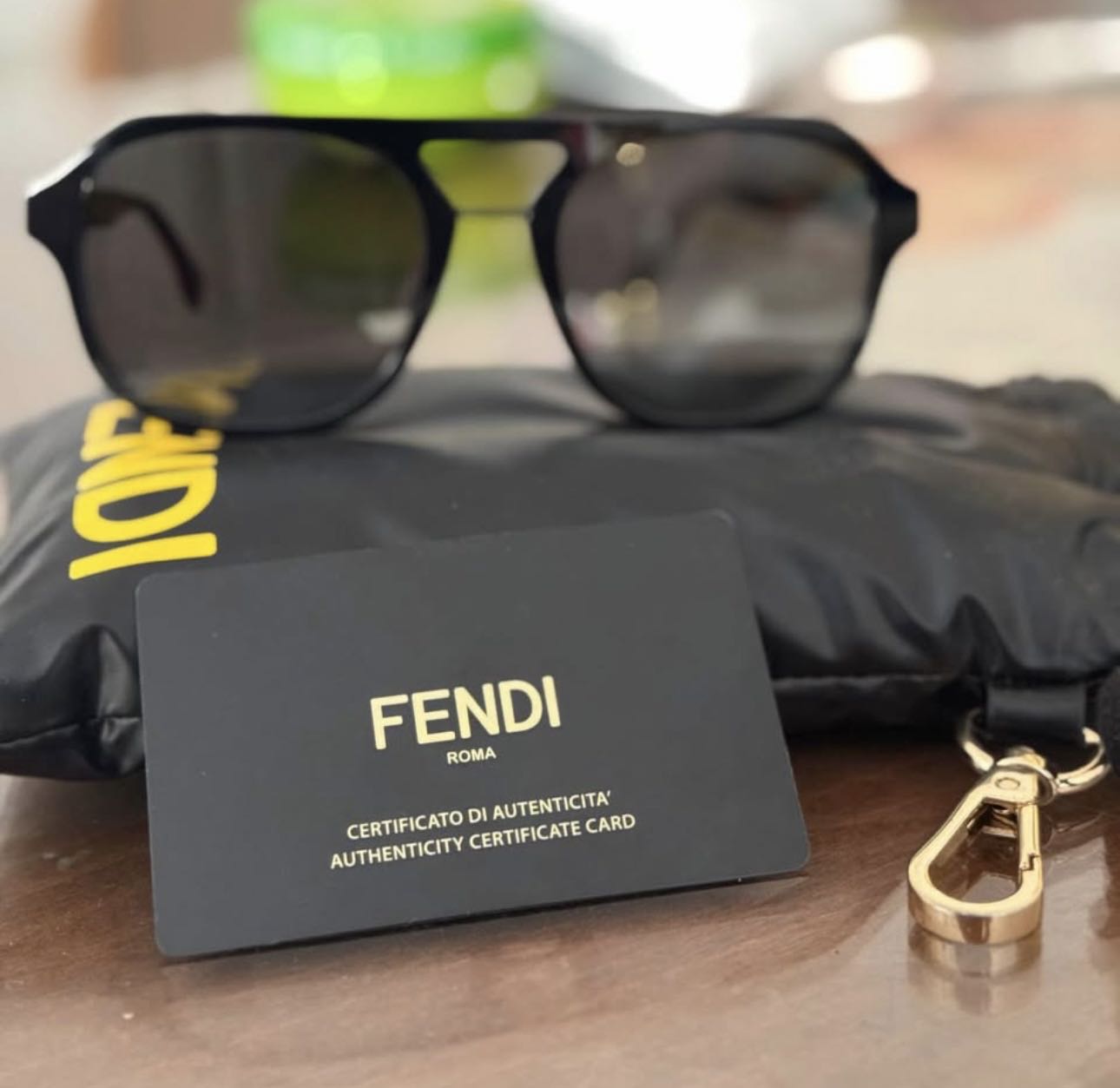 Lunette solaire FENDI