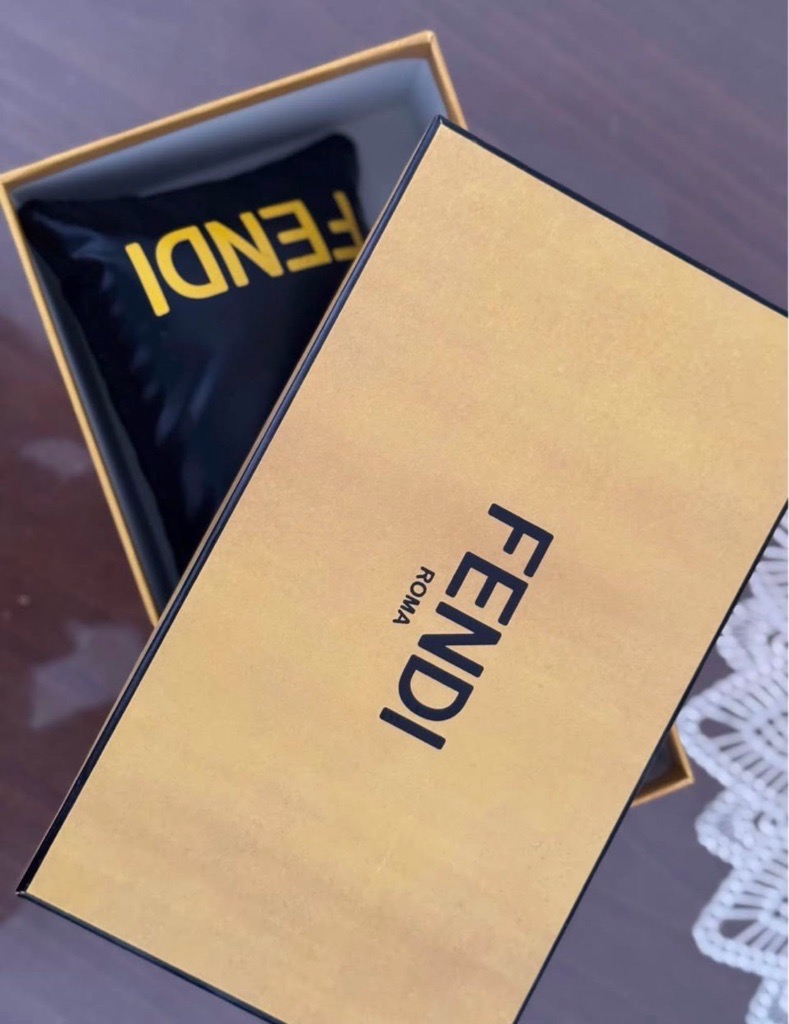 Lunette solaire FENDI