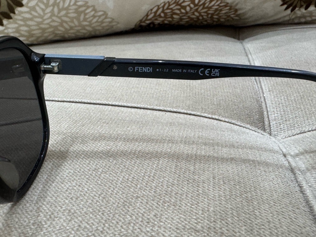 Lunette solaire FENDI