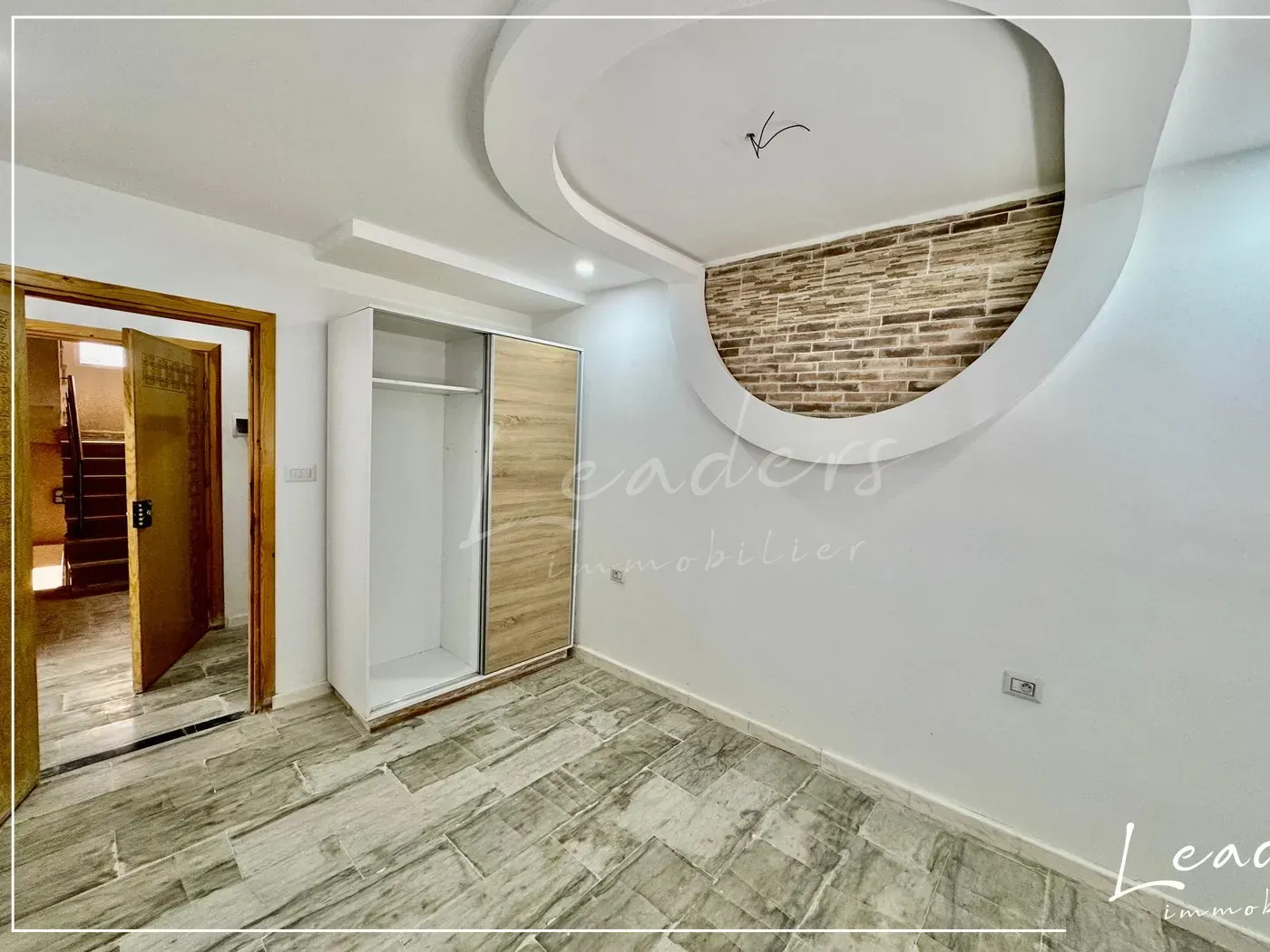 À vendre un appartement S+1 de 51 m², situé dans un quartier résidentiel calme,