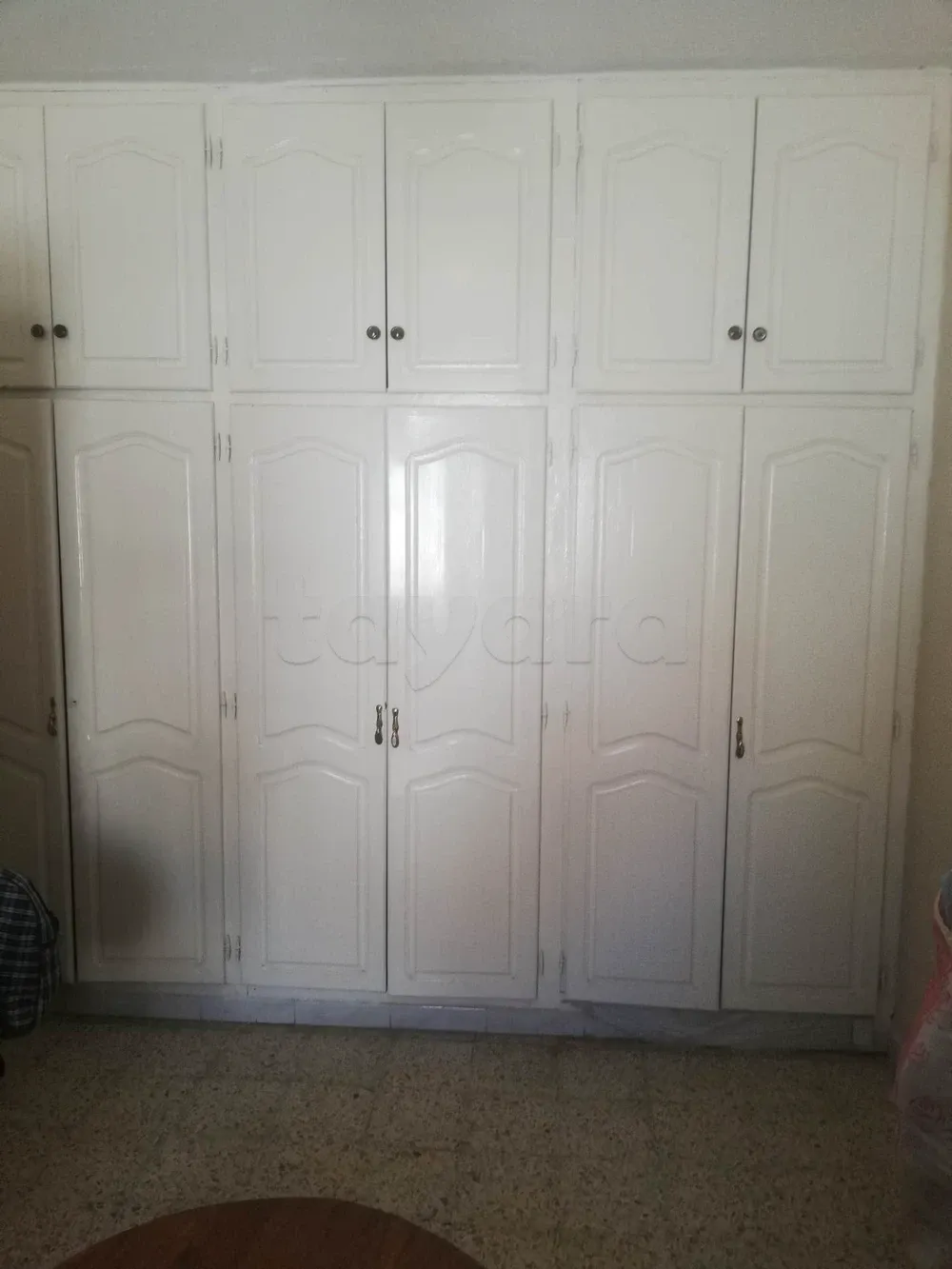 دار على طاقين للبيع في حي الزهور