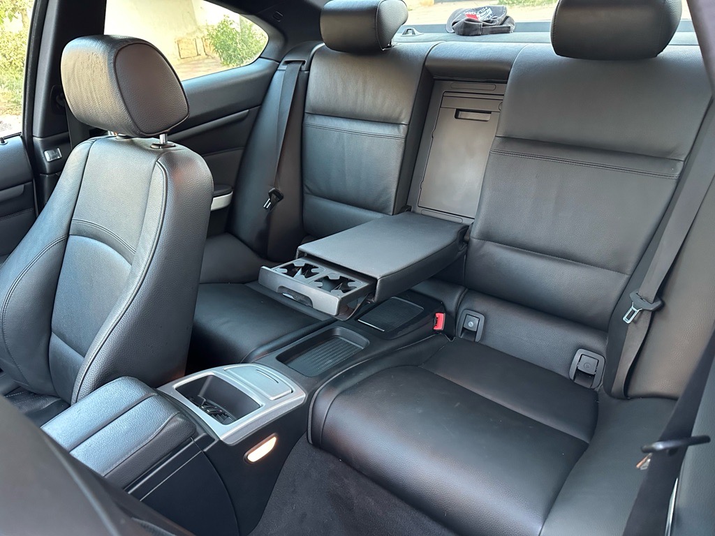 BMW 320i coupé e92 phase 2 kit M full options état neuf