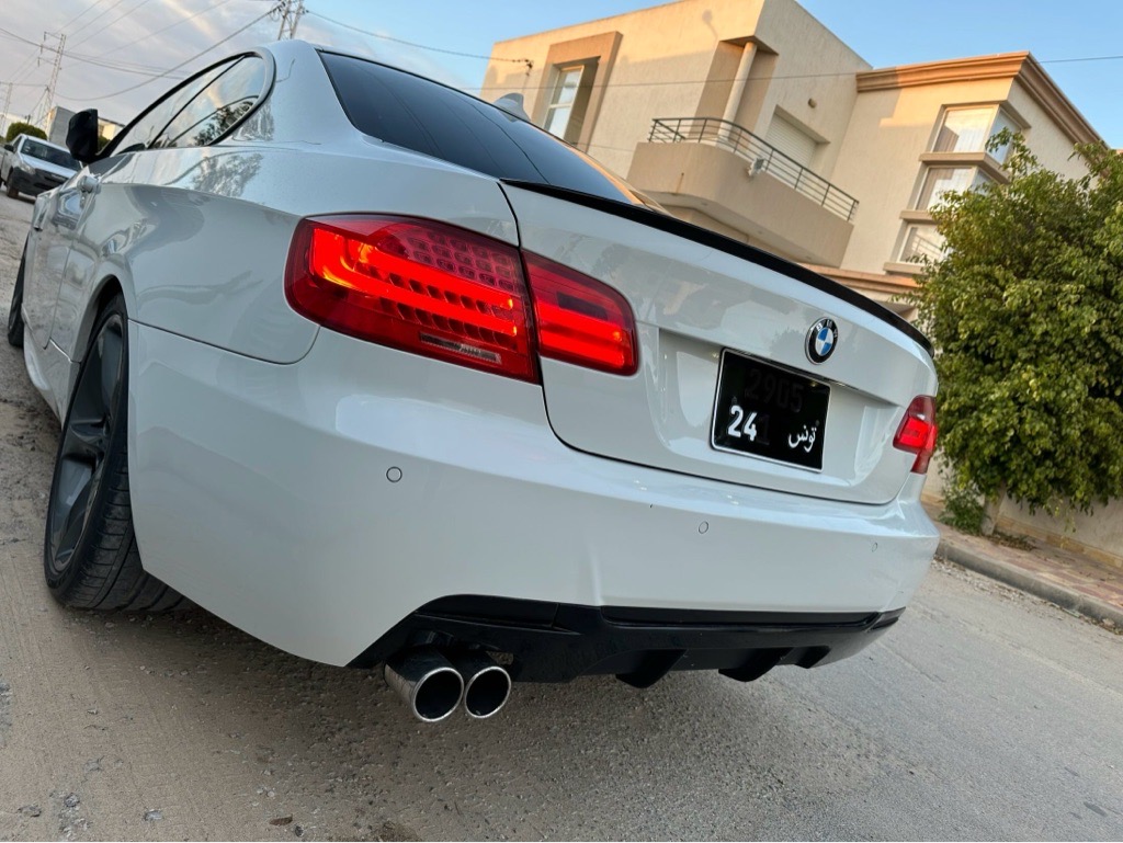BMW 320i coupé e92 phase 2 kit M full options état neuf