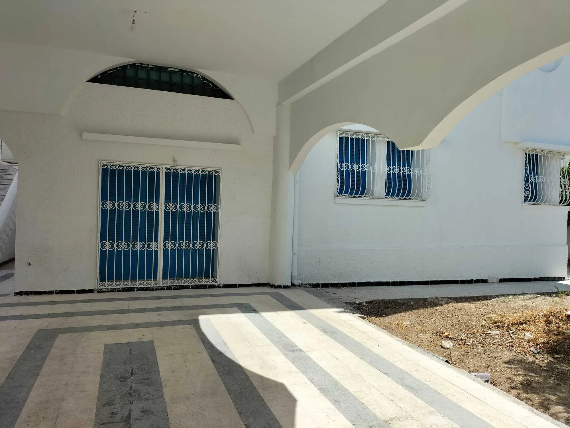 Belle villa sur deux niveaux indépendants, Denden / Manouba