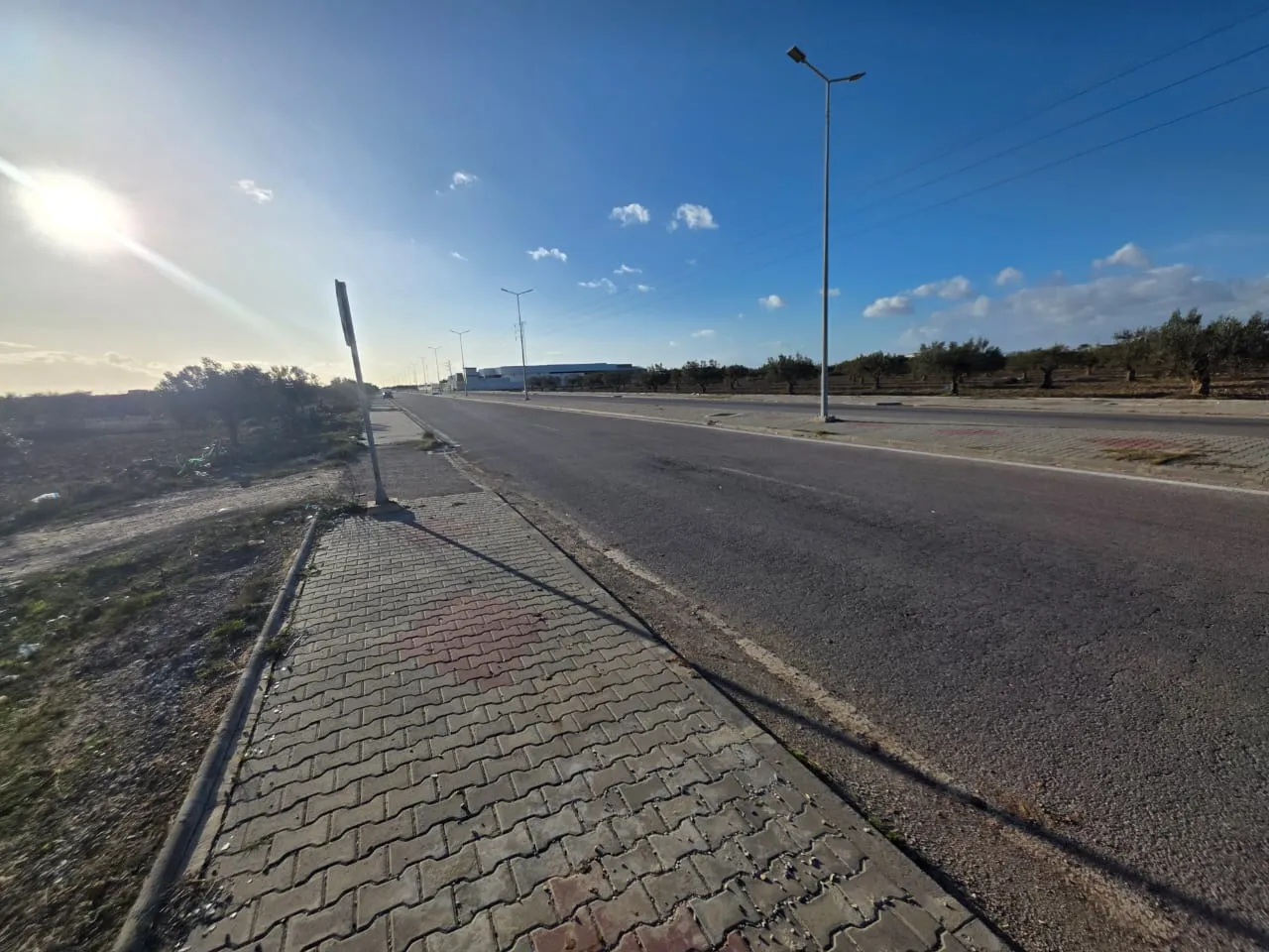 Terrain d'1 Hectare En Vente sur La Route Touristique Hergla