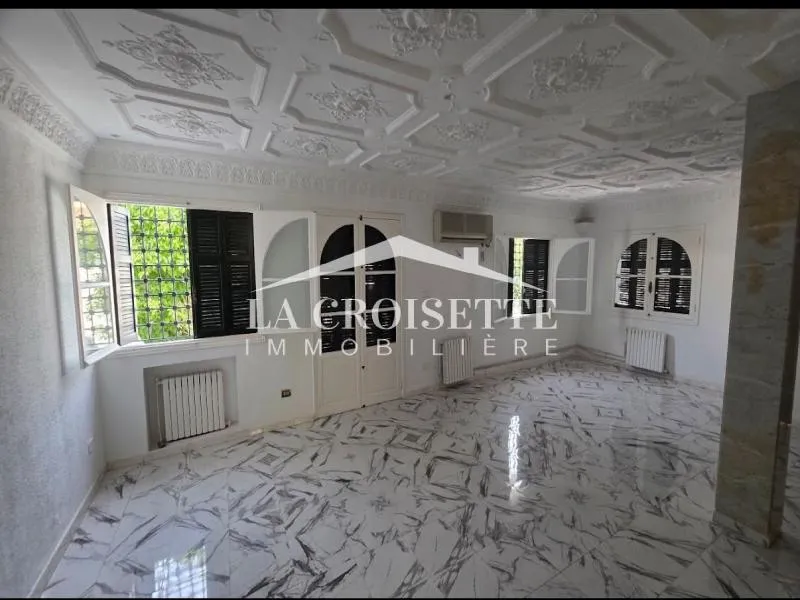 Villa S+4 avec jardin à La Marsa MVL0124