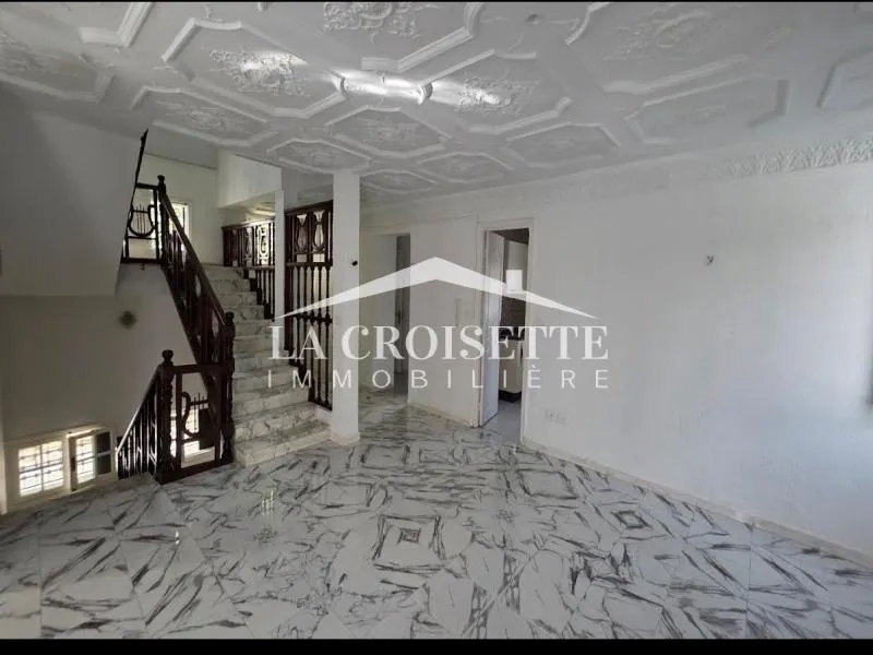 Villa S+4 avec jardin à La Marsa MVL0124