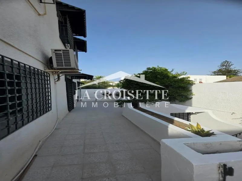 Villa S+4 avec jardin à La Marsa MVL0124