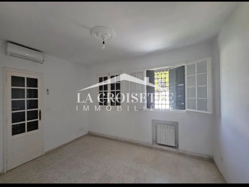 Villa S+4 avec jardin à La Marsa MVL0124