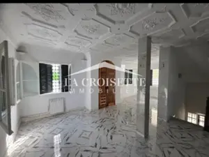 Villa S+4 avec jardin à La Marsa MVL0124