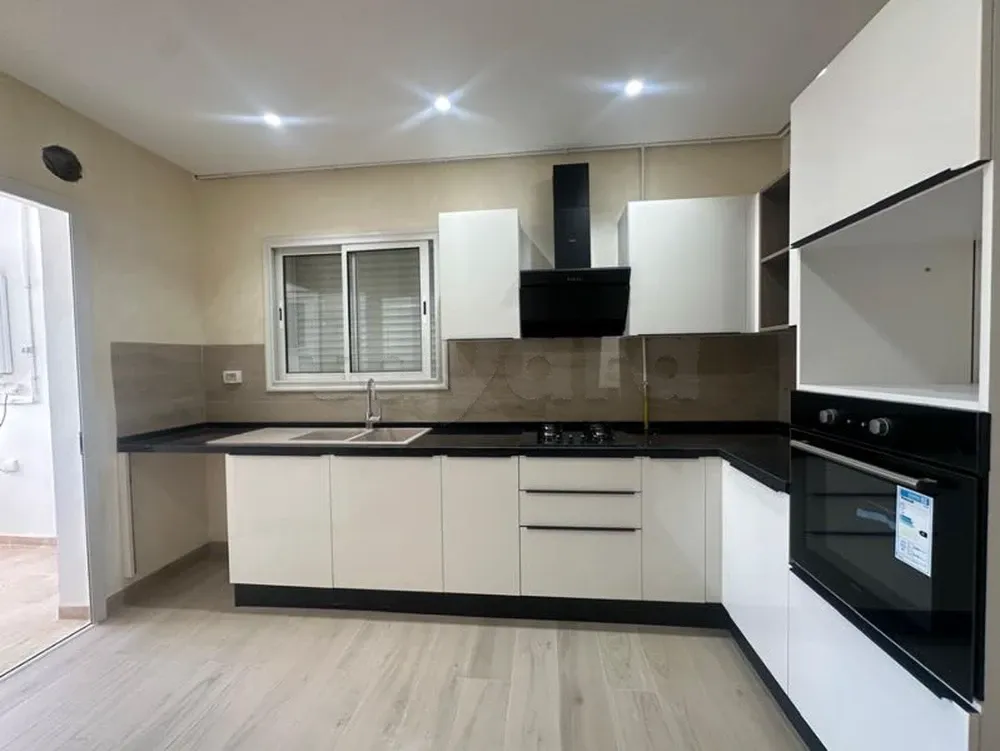 A Louer Appartement S+3 Jamais Habité à Menzah 9C