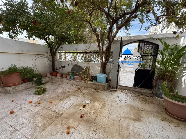 A vendre maison en S+3 style américain à khzema Est