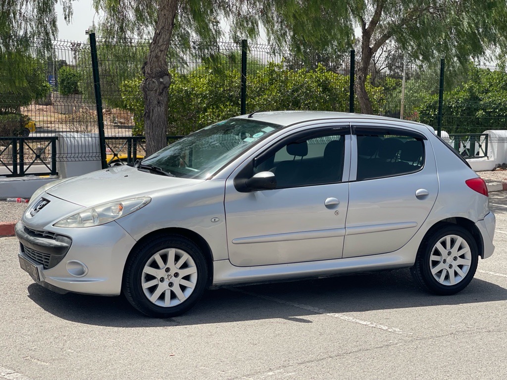 Une tres belle 206 plus