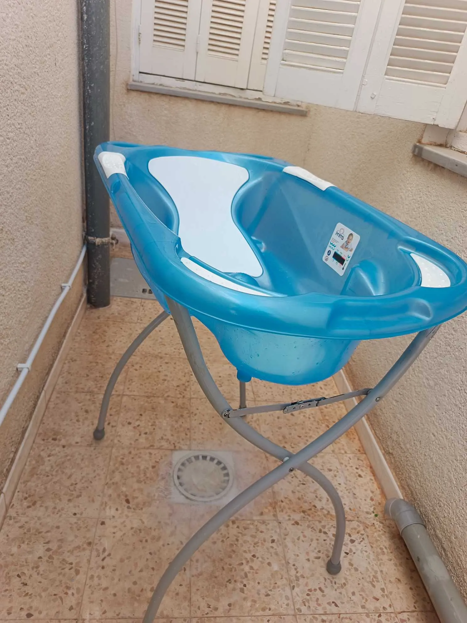 Baignoire neuf avec support alliminium