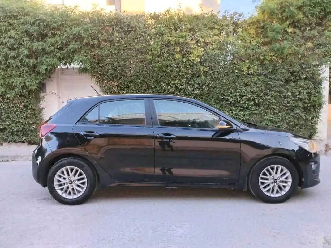 KIA RIO COUPÉ PREMIÈRE MAIN EN EXCELLENT ÉTAT 
