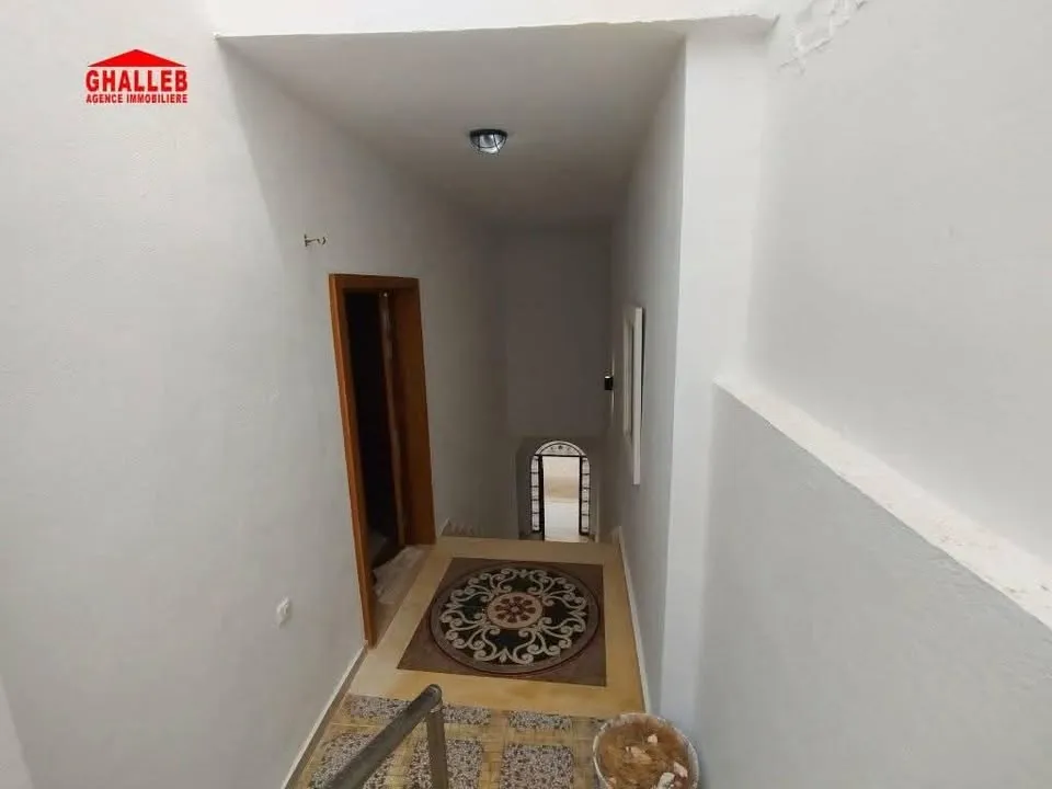 villa avec studio et garage 29730412