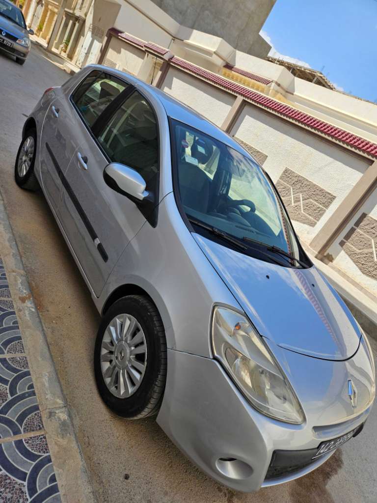 Clio 3 moteur 5 chevaux 1.2 essence ⛽️