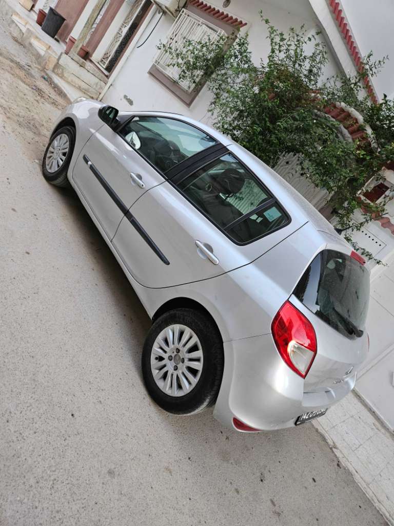 Clio 3 moteur 5 chevaux 1.2 essence ⛽️