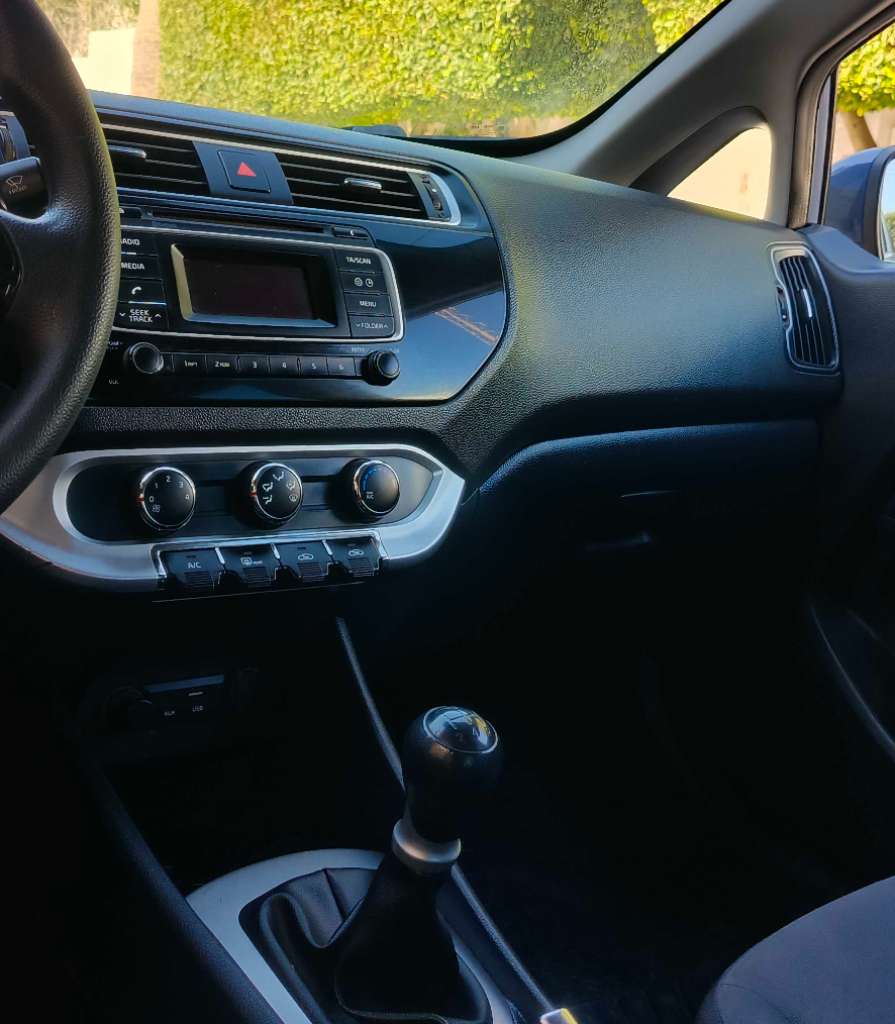 🚘 KIA RIO